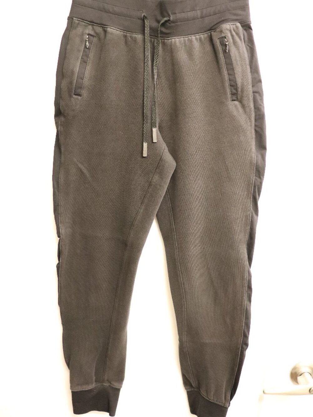 lululemon Black Zip Pocket Jogger Pants Size 4 - Picture 1 of 5